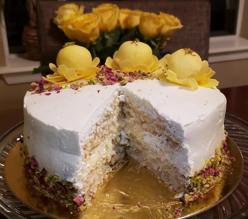 Yummy cake zone - 👑Royal Rasmalai Cake for Anniversary... | Facebook